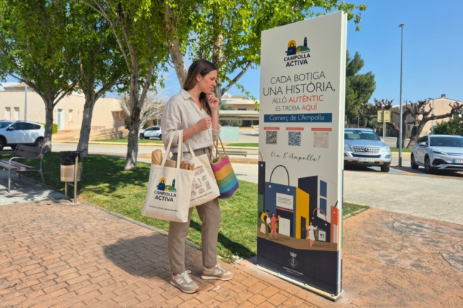 totem informativo para potenciar el comercio local con codigo QR.