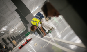 ejemplo de preparación de suelo para aplicar pintura profesional